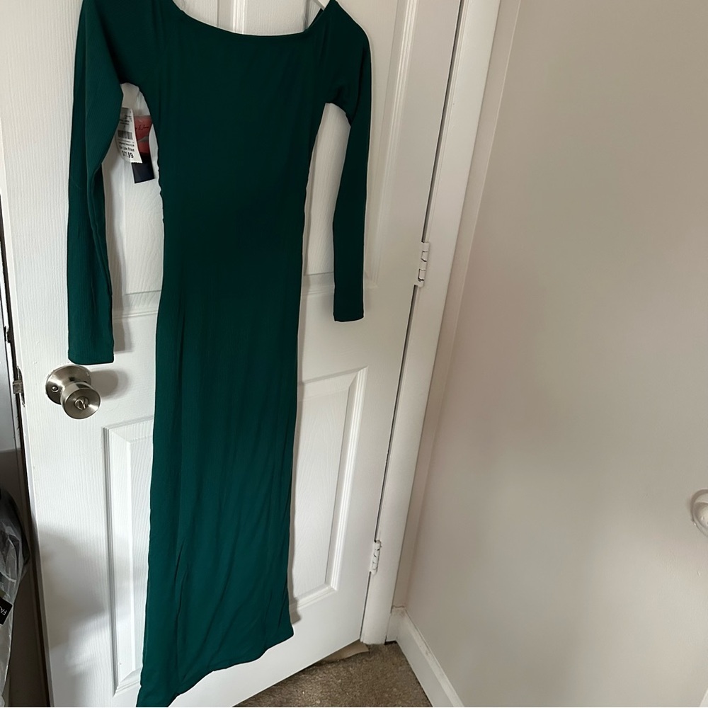 Long Sleeve Green Ribbed Midi Dress - Picture 5 of 6
